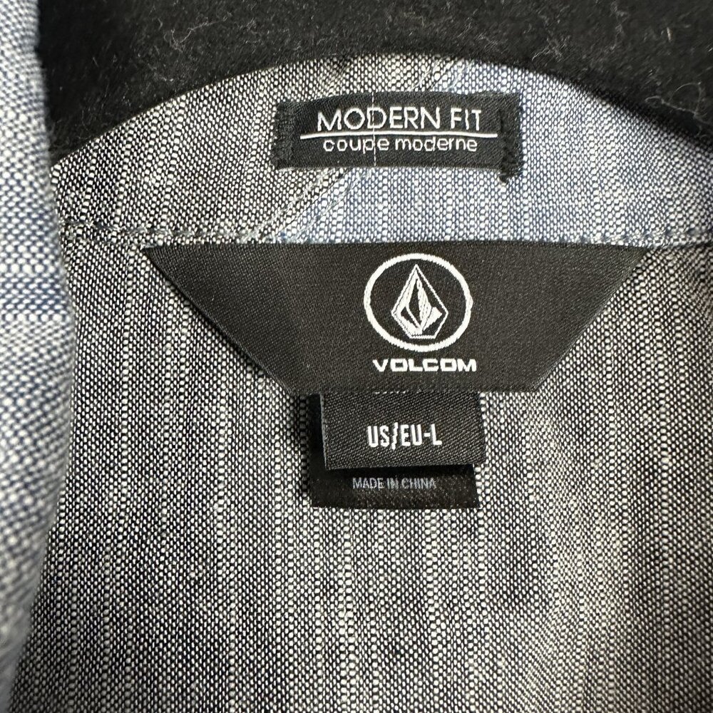 Volcom Shirt Mens Large Modern Fit Short Sleeve Button Up Chest Pocket Casual - Picture 3 of 10